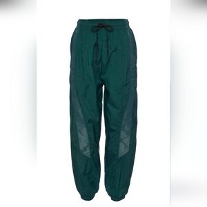 🌸2 For $25🌸 NWOT Reebok Shiny Woven Track Pants